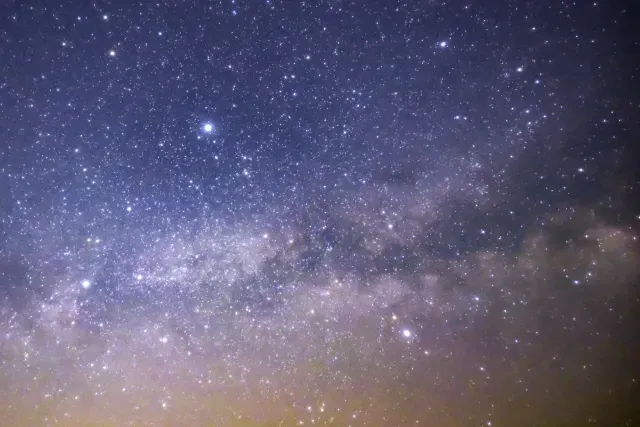 夏の大三角と天の川の画像