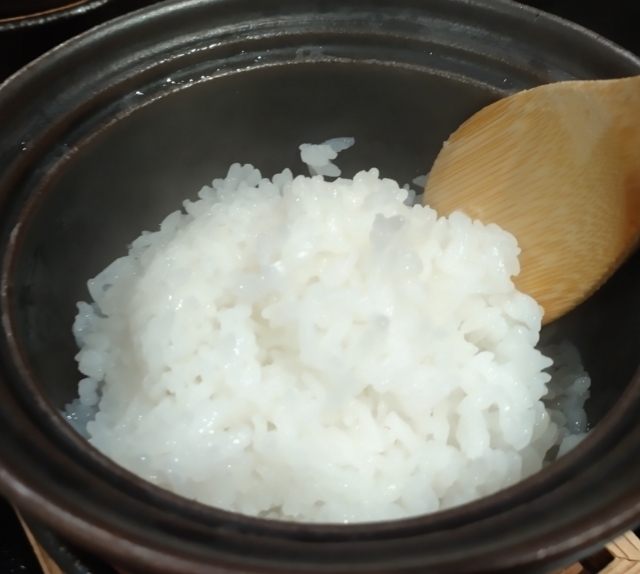 炊き立てご飯の画像