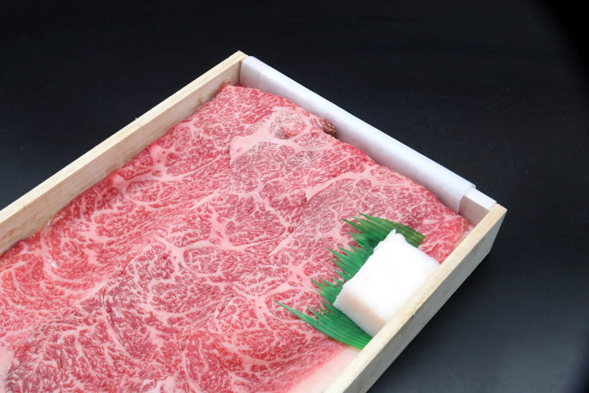 米沢牛の霜降りの画像