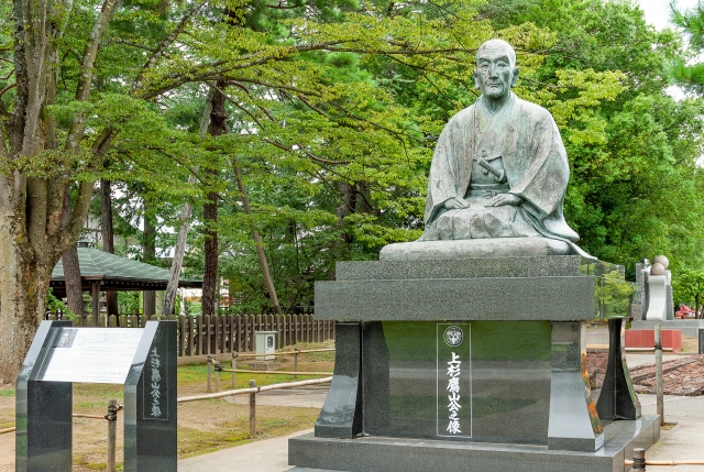 上杉鷹山公の銅像の画像