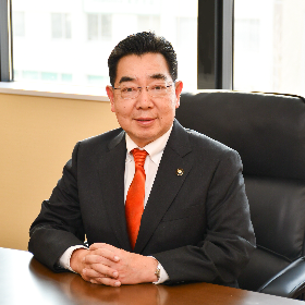 近藤 洋介米沢市長の顔写真