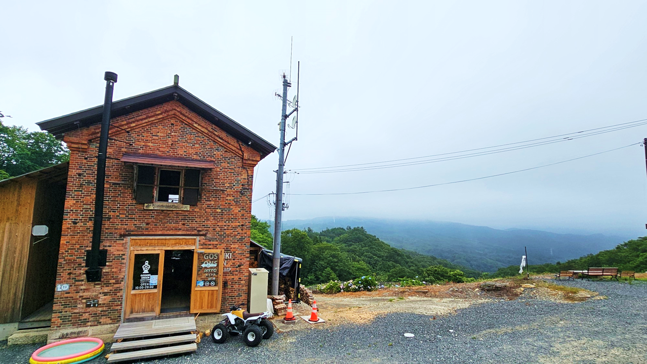 五色温泉オートキャンプ場の管理棟の画像