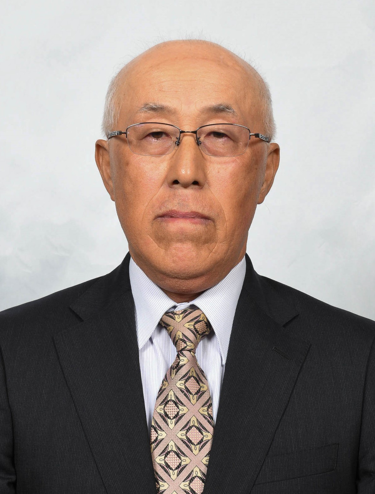 平田東助章受章者の鈴木巌さんの顔写真