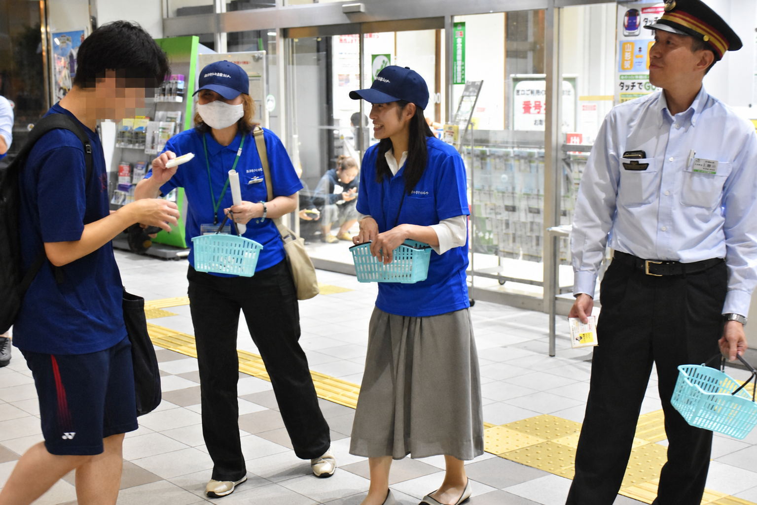 ティッシュ配布