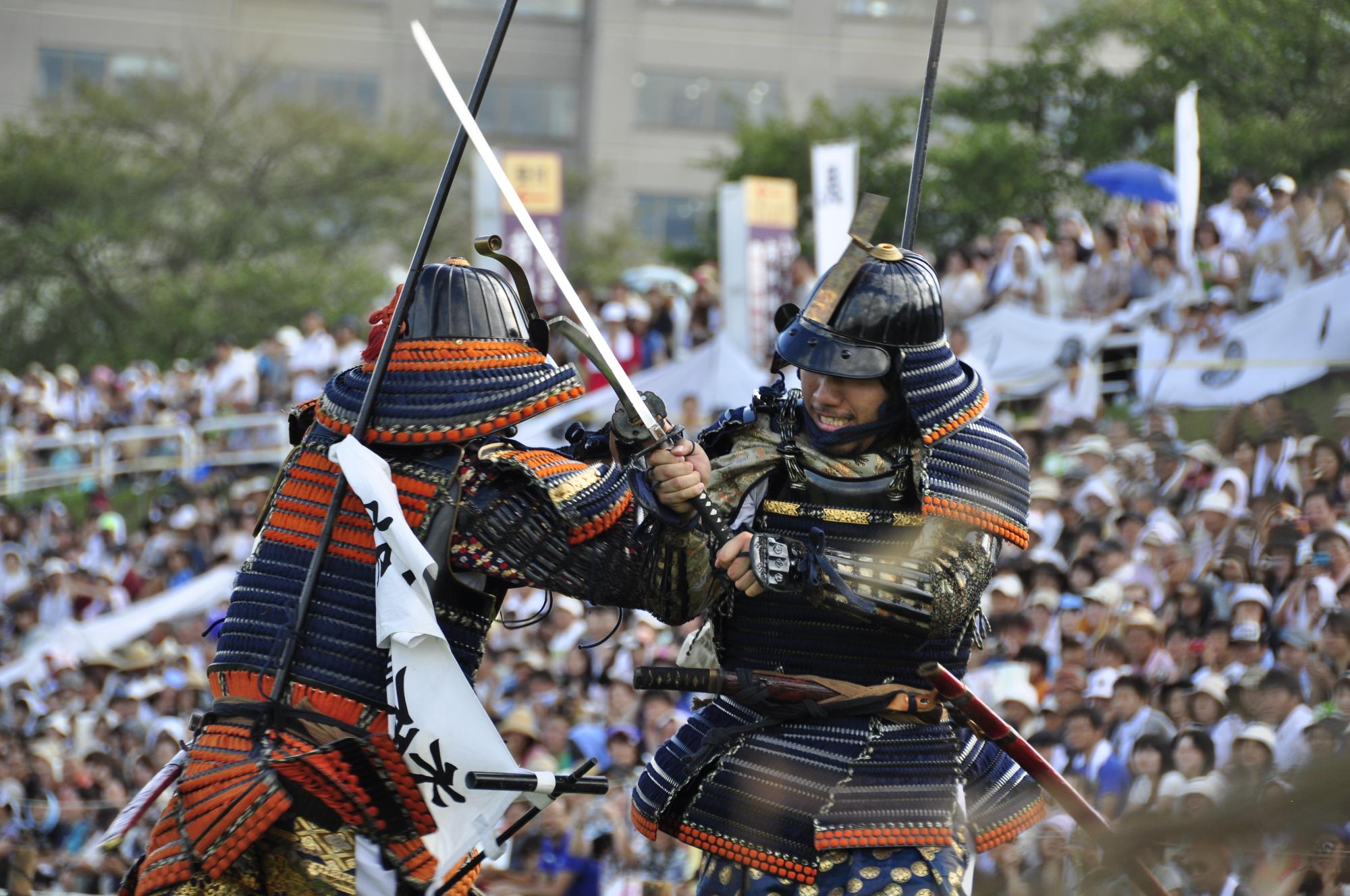 戦う武将の画像