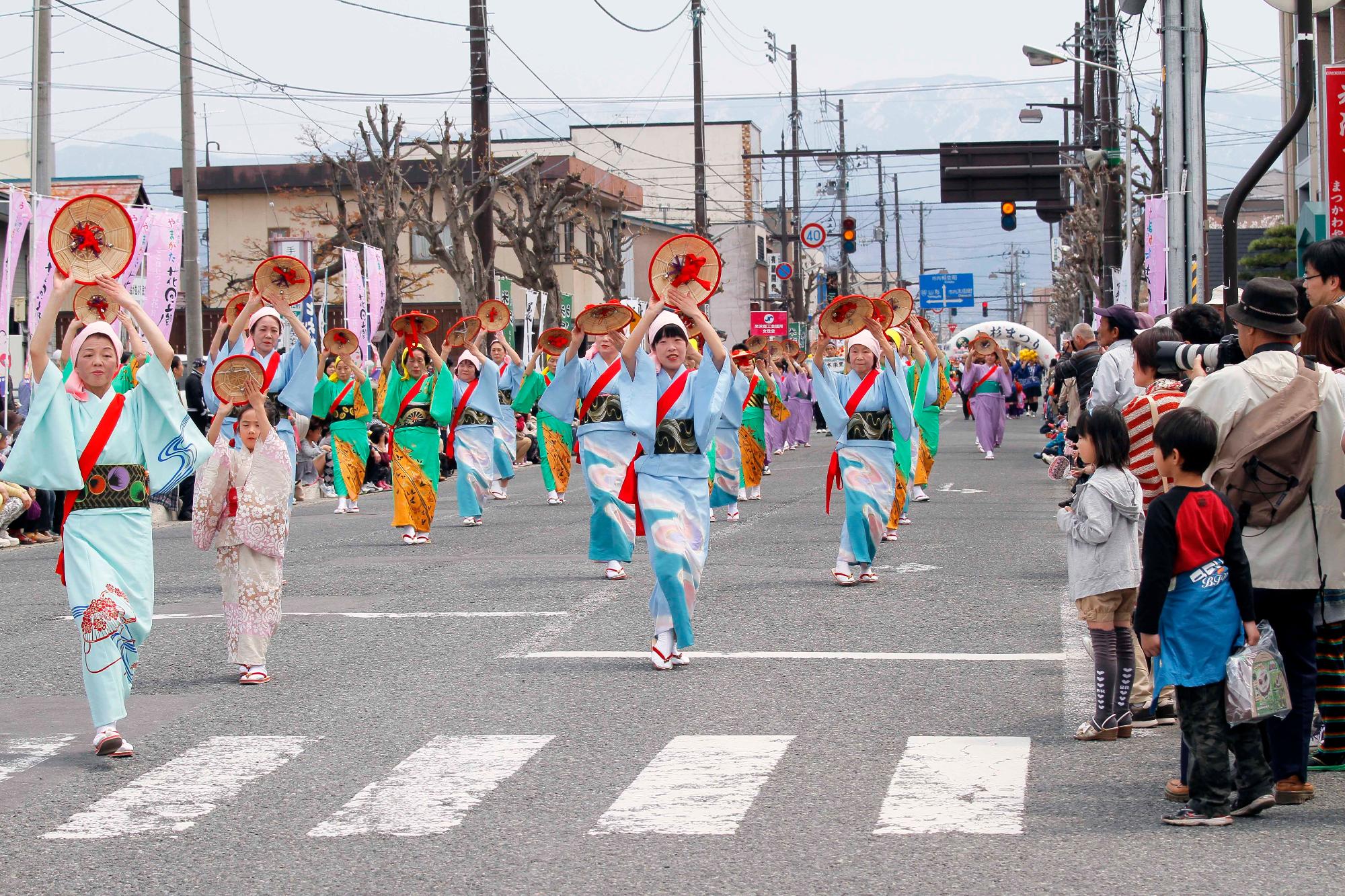 民踊流しの画像