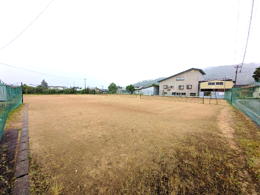 旧米沢市立第三中学校_テニスコート