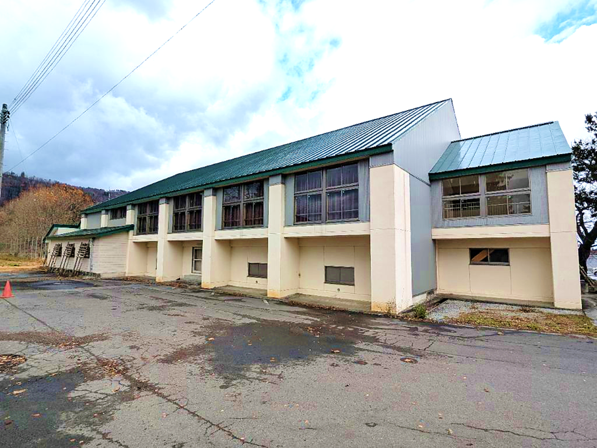 旧米沢市立南原中学校_外観